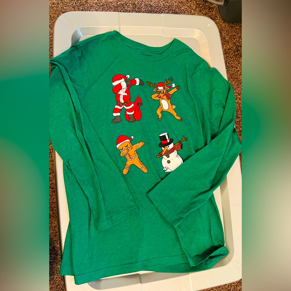 Youth Size Xl husky Christmas holiday shirt.